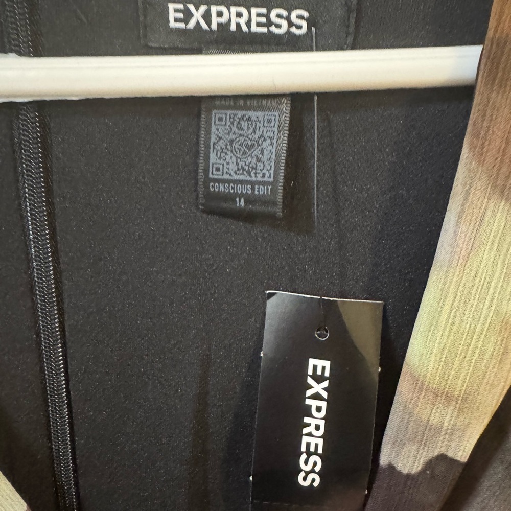 Express Dress - new with tags - Picture 5 of 9